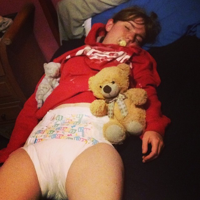 Beautiful little princess in her triple diapers deeply sleeping after - princessandbabybear @ Instagram Web Interface - 5th village