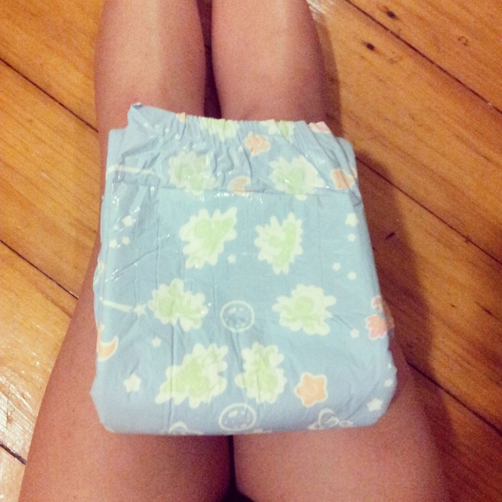Space diapers/ day in the life - YouTube