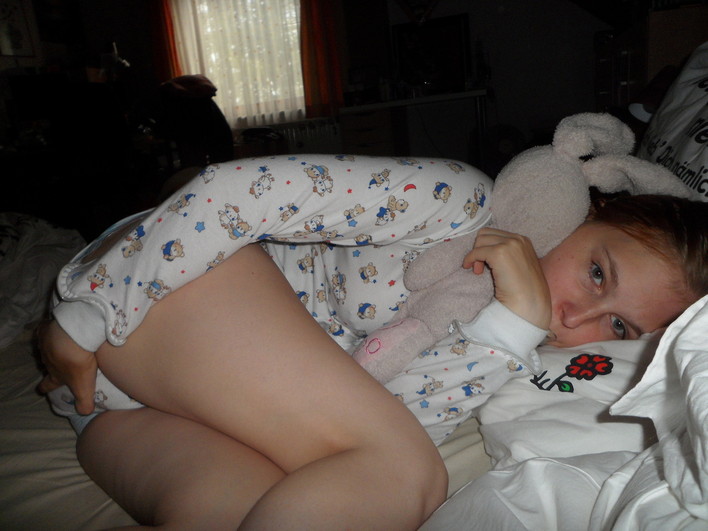 Hello // Cuddling with my rabbit “Stupsi” <3