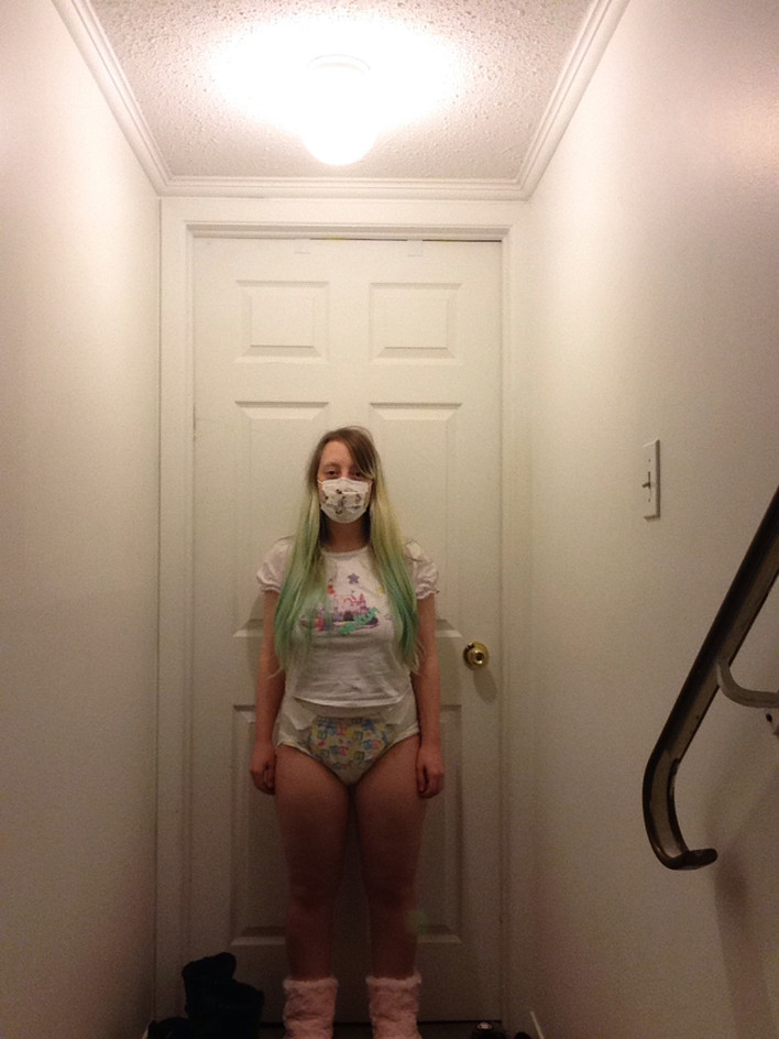 Sparkleberry's Playhouse — Height reference. I’m 4'11 :,)