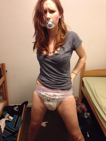 She wet her diapey (NSFW) - Imgur