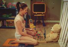 This photo is soooo perfect! Just a little baby girl playing - Imgur