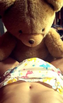 Teddy is checking my diaper (1 pic) – ABDLgirl