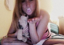 — dis is how i give kissies to daddy :) xo
