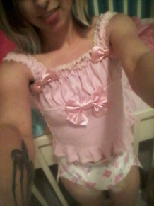 All pinked up ;3 - Little One.
